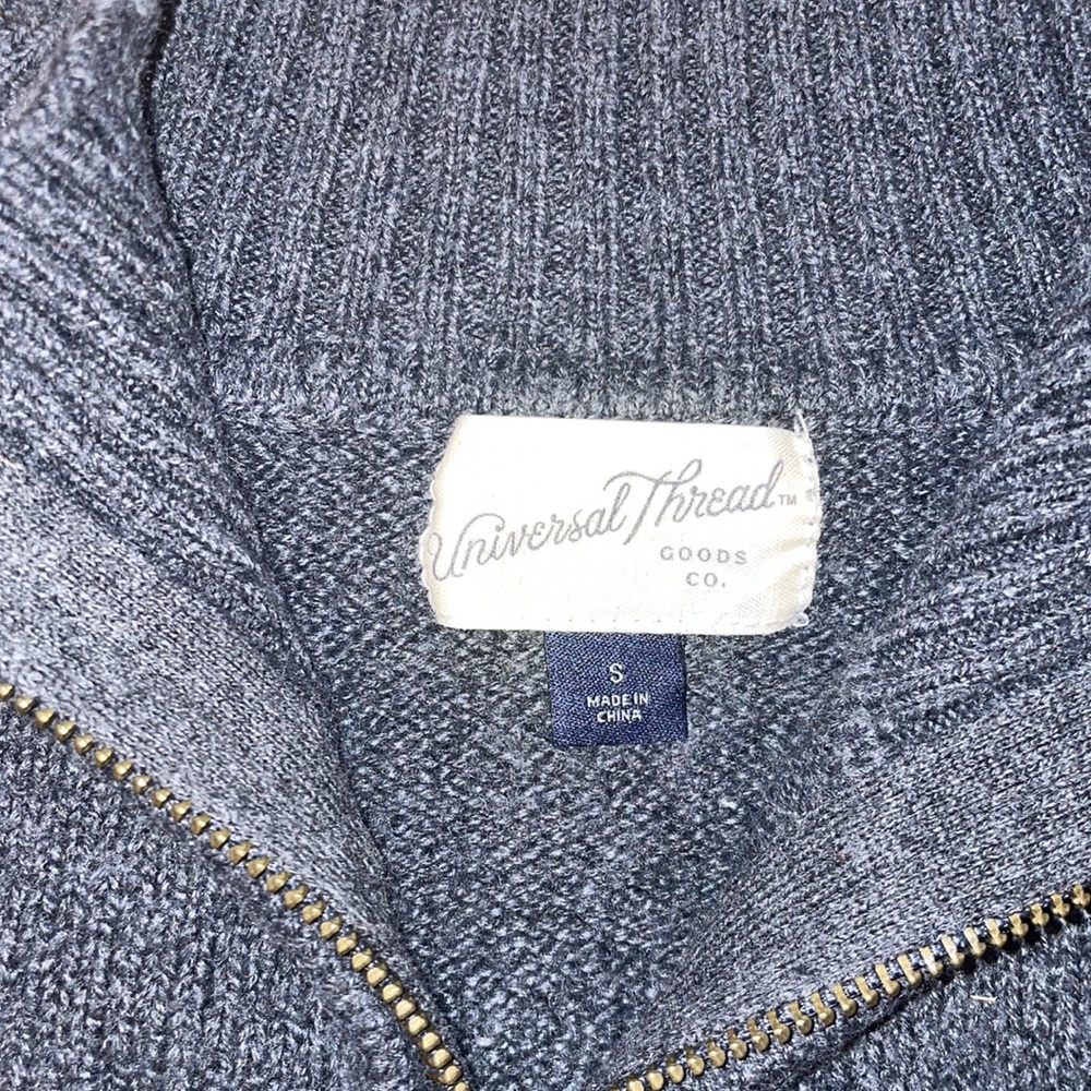 Universal Thread Small Long Sleeve - Picture 4 of 4